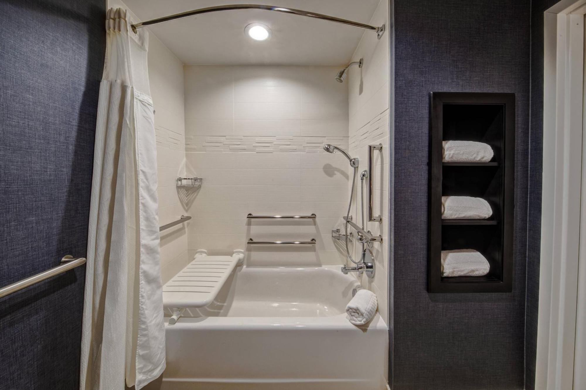 Residence Inn By Marriott Tulsa Midtown Bagian luar foto