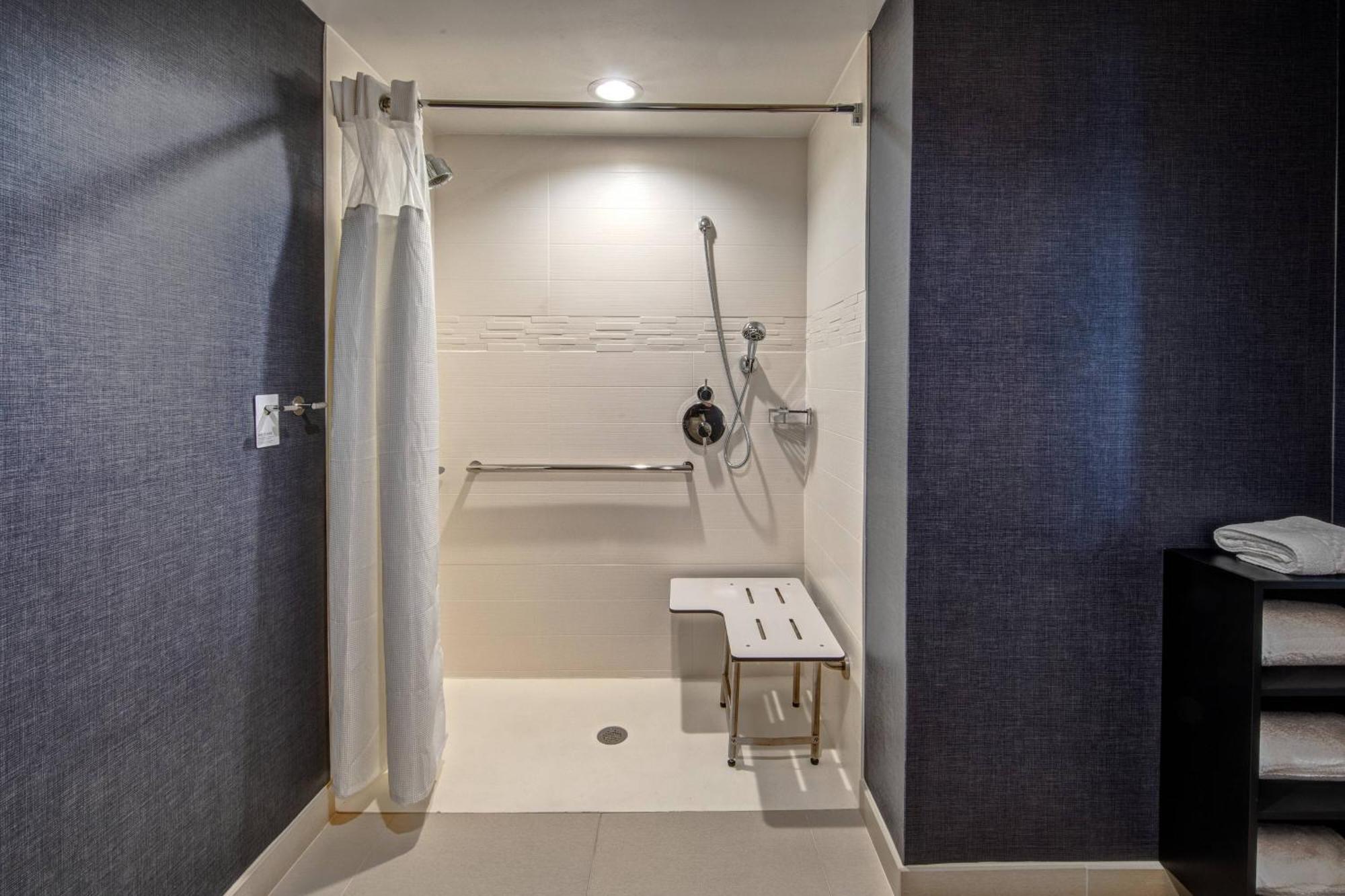 Residence Inn By Marriott Tulsa Midtown Bagian luar foto