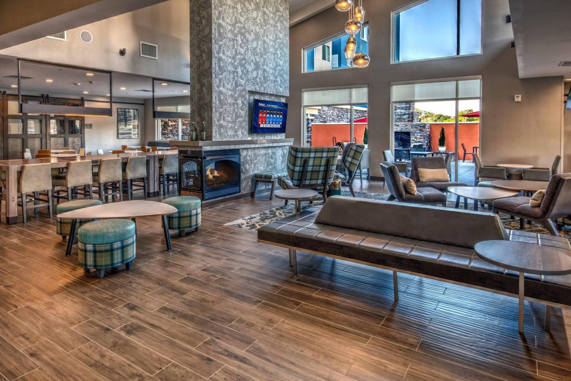 Residence Inn By Marriott Tulsa Midtown Bagian luar foto