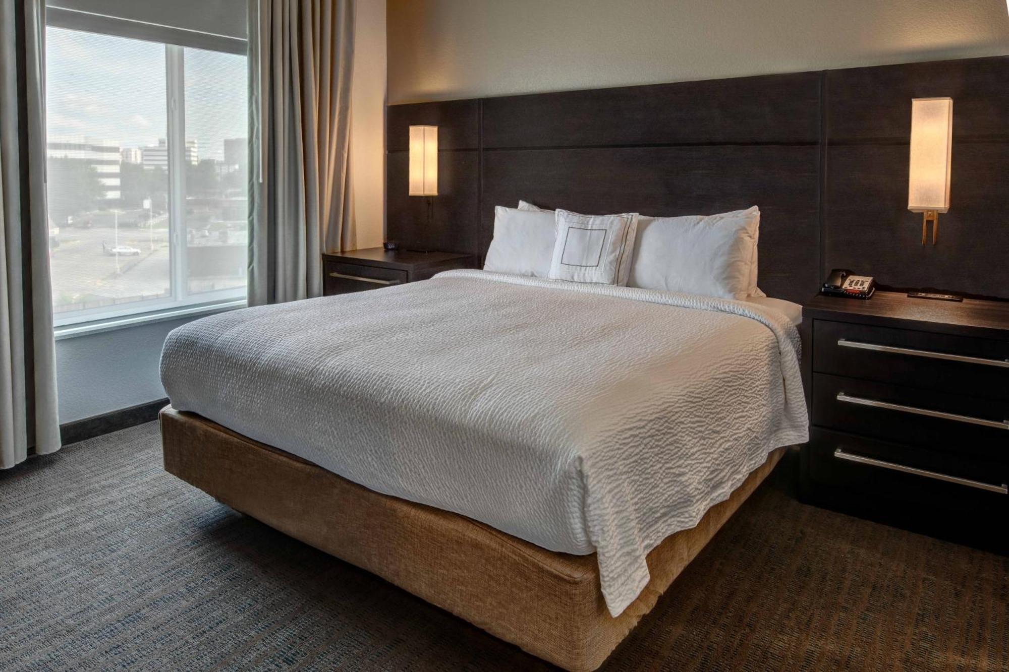 Residence Inn By Marriott Tulsa Midtown Bagian luar foto