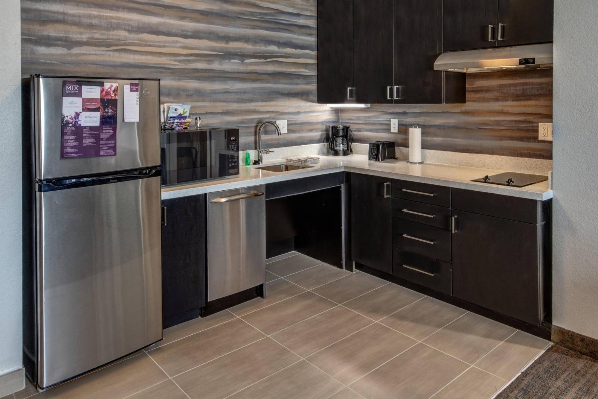 Residence Inn By Marriott Tulsa Midtown Bagian luar foto