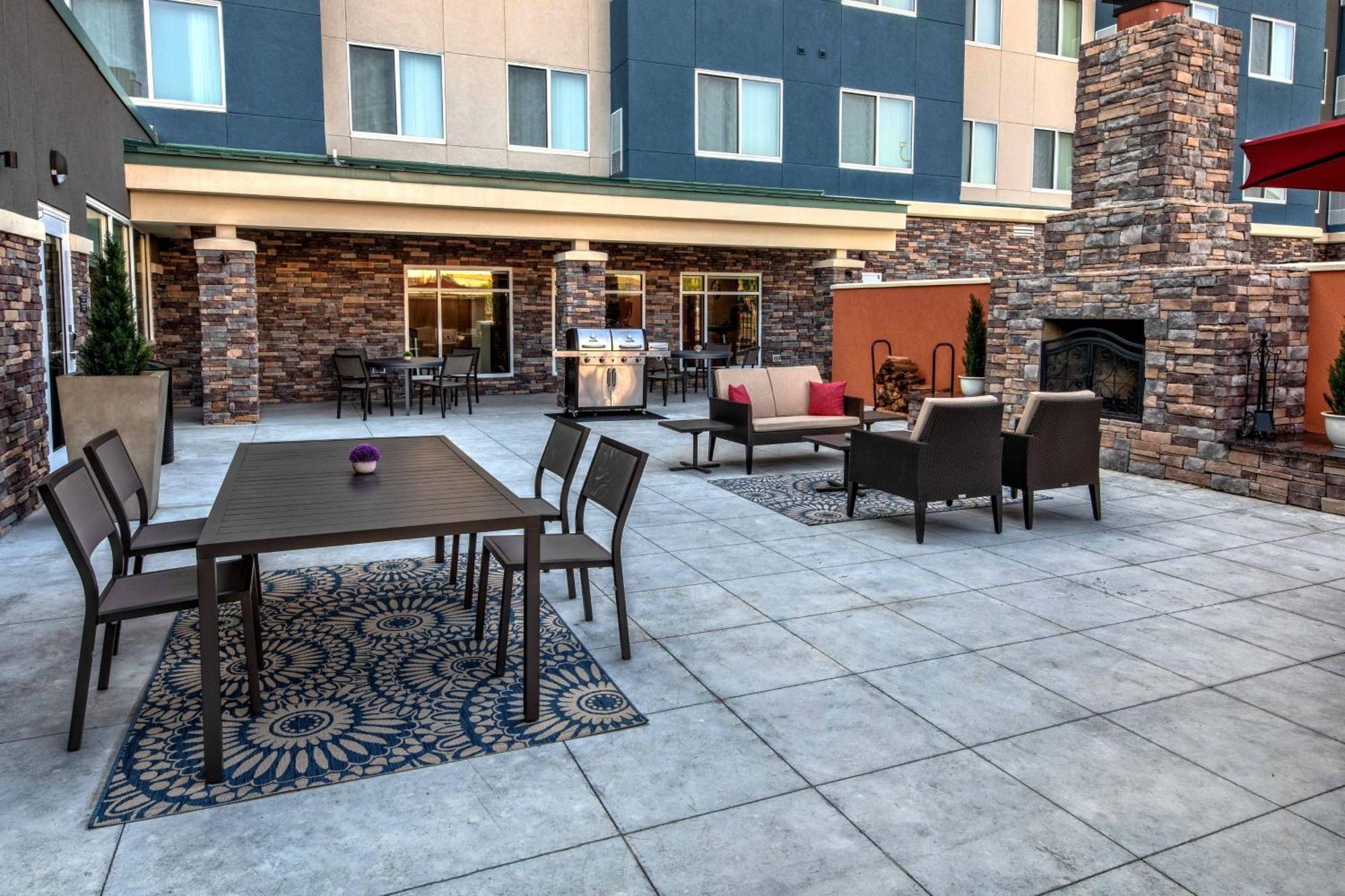 Residence Inn By Marriott Tulsa Midtown Bagian luar foto